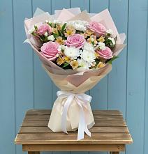 Букет цветов из:  Гвоздики, Орхидеи и Розы #REPLACE_PRED# Ярославской Краснодарский край