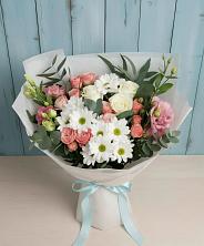 Букет цветов из:  Розы, Лизиантусы и Хризантемы в Ярославской Краснодарский край