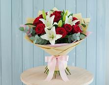 Букет цветов из:  Лилии и Розы в Ярославской Краснодарский край