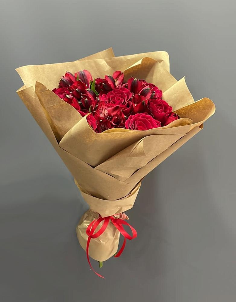 Букет цветов из: Альстромерии и Розы в Ярославской Краснодарский край