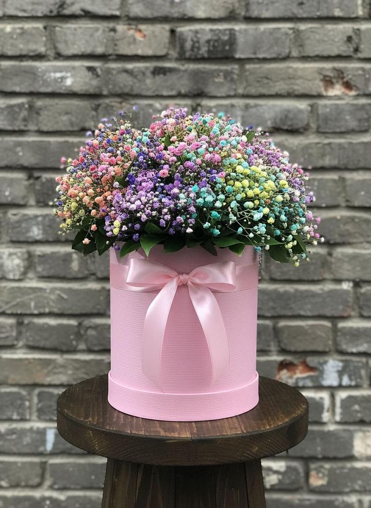 Цветочная композиция из Гипсофила и Розы в шляпной коробке в Ярославской Краснодарский край