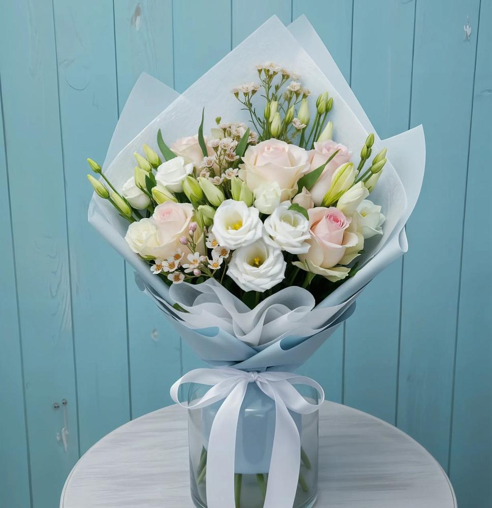 Букет цветов из: Розы и Лизиантусы в Ярославской Краснодарский край