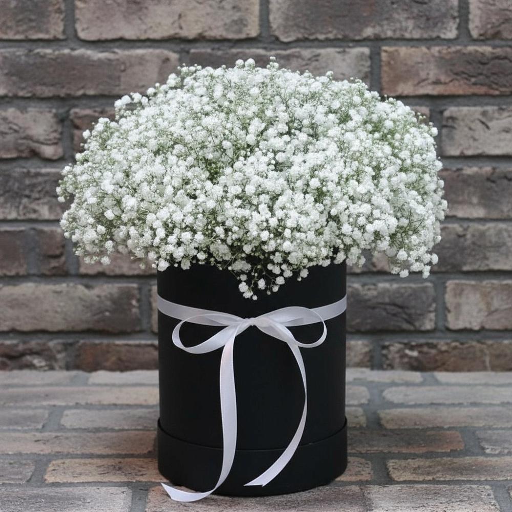 Цветочная композиция из Гипсофила в шляпной коробке в Ярославской Краснодарский край