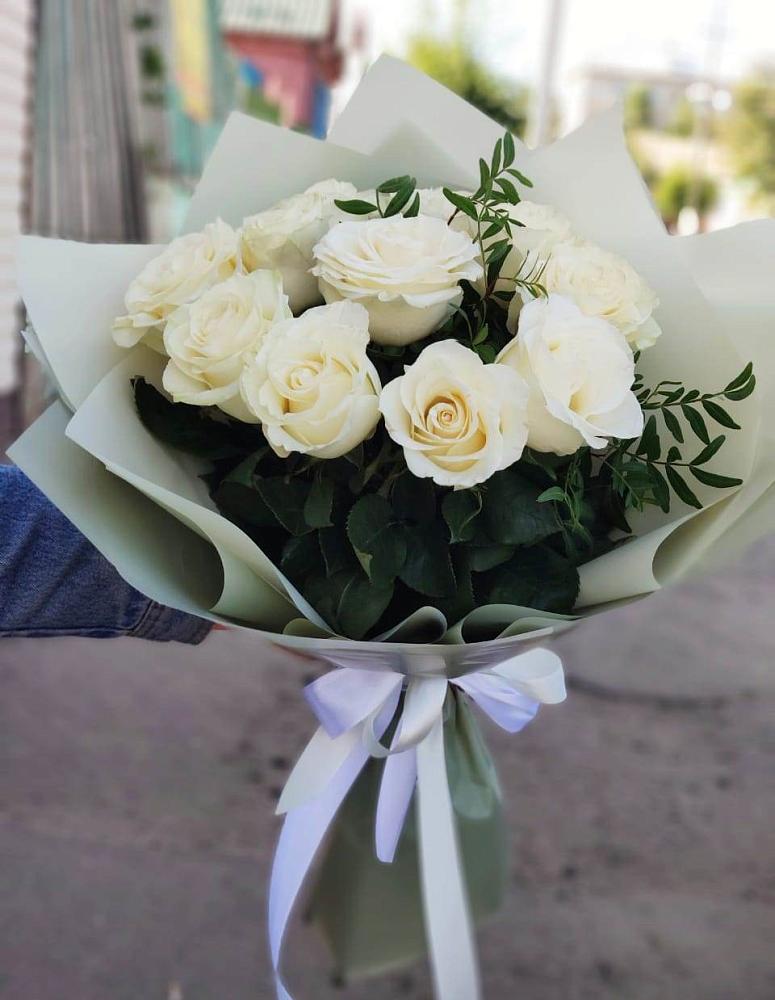 Букет Белые розы Проуд в Ярославской Краснодарский край