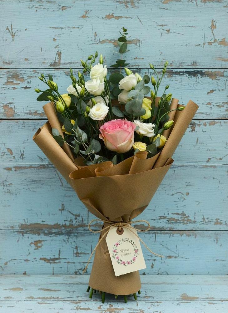 Букет цветов из: Розы и Лизиантусы в Ярославской Краснодарский край