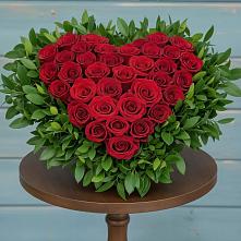 Цветочная композиция из Розы в виде сердца в Ярославской Краснодарский край