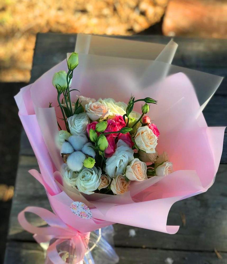 Букет цветов из: Розы и Лизиантусы в Ярославской Краснодарский край