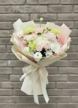 Букет цветов из:  Гвоздики, Розы, Лизиантусы и Хризантемы в Ярославской Краснодарский край