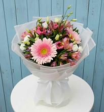 Букет цветов из:  Герберы, Альстромерии и Лизиантусы в Ярославской Краснодарский край
