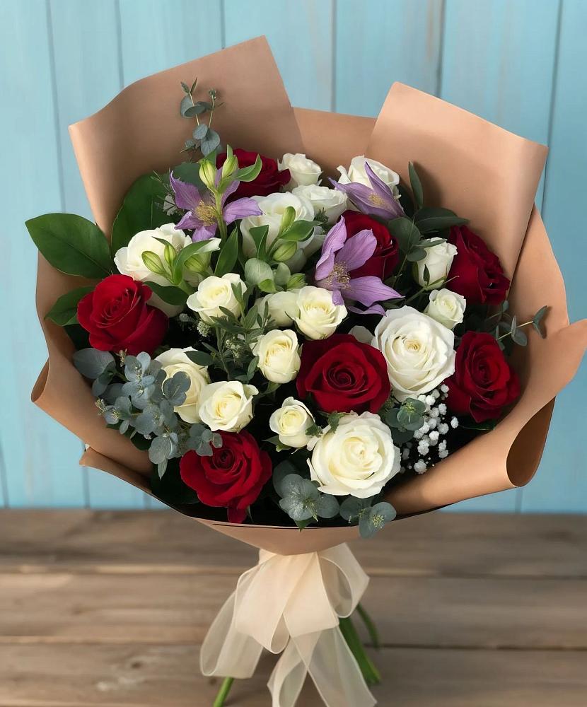 Букет цветов из: Розы и Альстромерии в Ярославской Краснодарский край