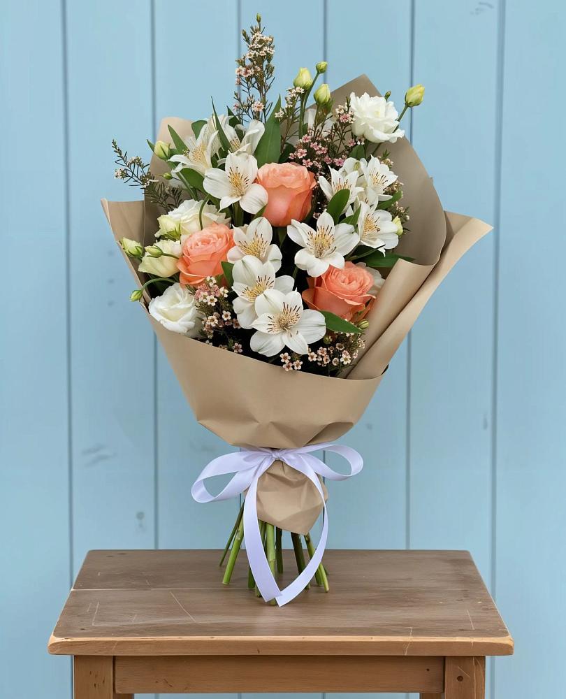 Букет цветов из: Альстромерии, Лизиантусы, Розы и Хризантемы в Ярославской Краснодарский край